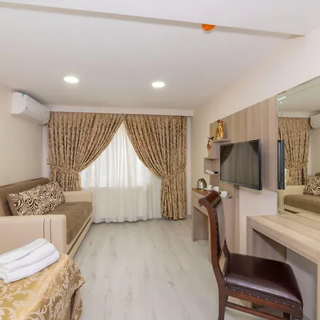 Hotel Raimond 3*