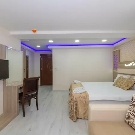 Raimond Szálloda 3*