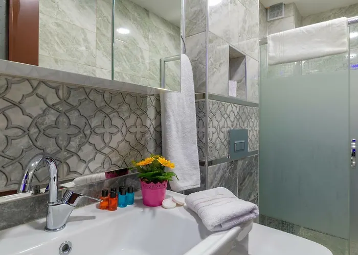 Отель Raimond 3*