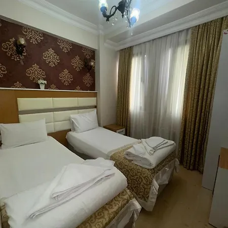Отель Raimond