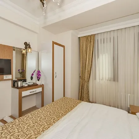 Raimond ホテル 3*